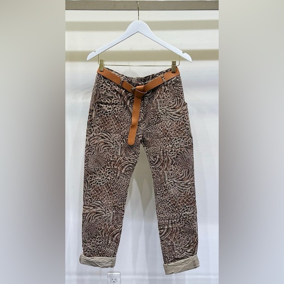 (21486-BGE) CHEETAH PRINT CRINKLE JOGGERS WITH LEATHER BELT - Picture 1 of 6